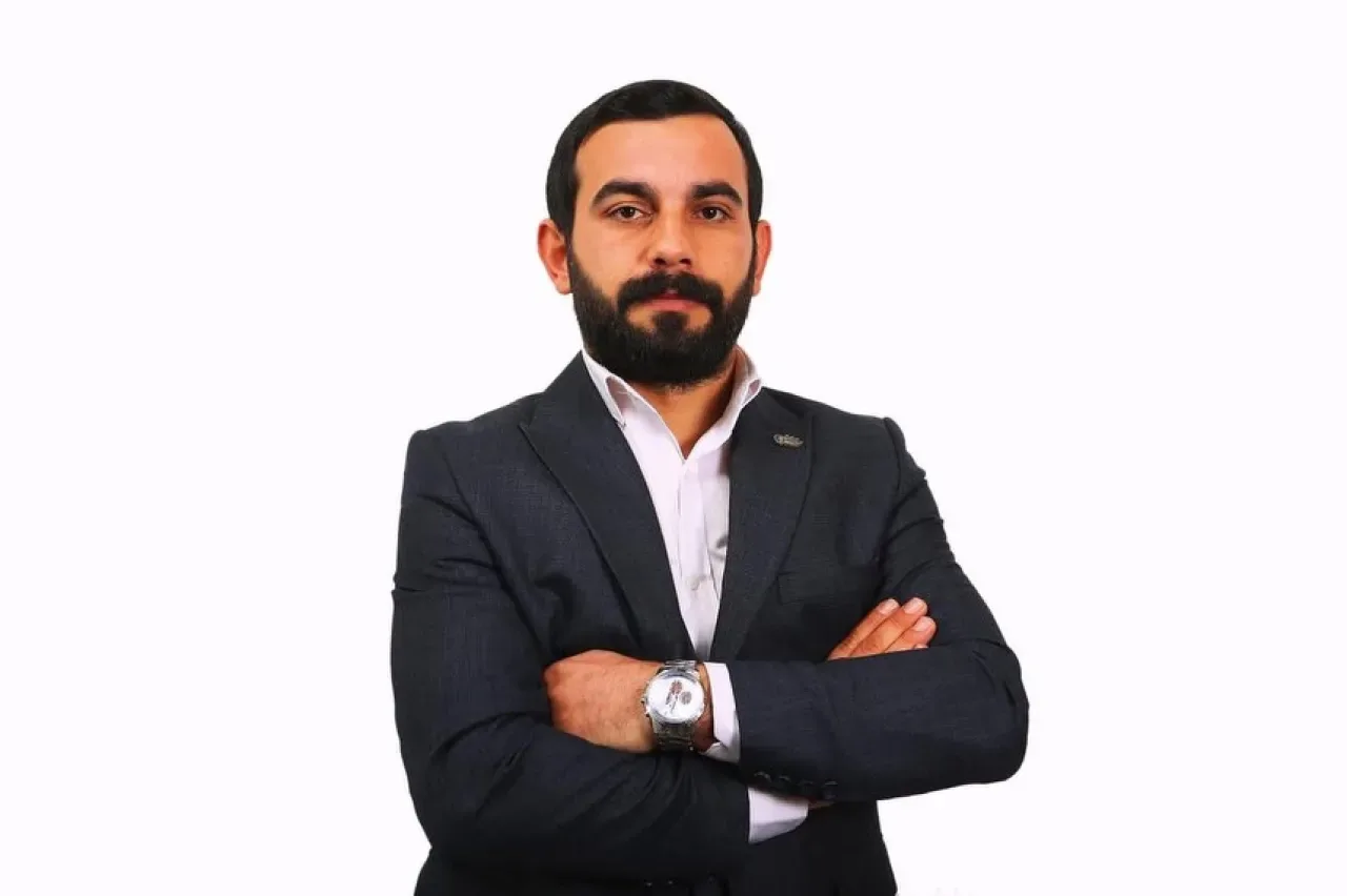 Adalar'da Meclis Üyesi ve Şirket Müdürü Tanay Garip'e Saldırı: Başkan'dan Açıklama Adalar'da Meclis Üyesi ve Şirket Müdürü Tanay Garip'e Saldırı: Başkan'dan Açıklama