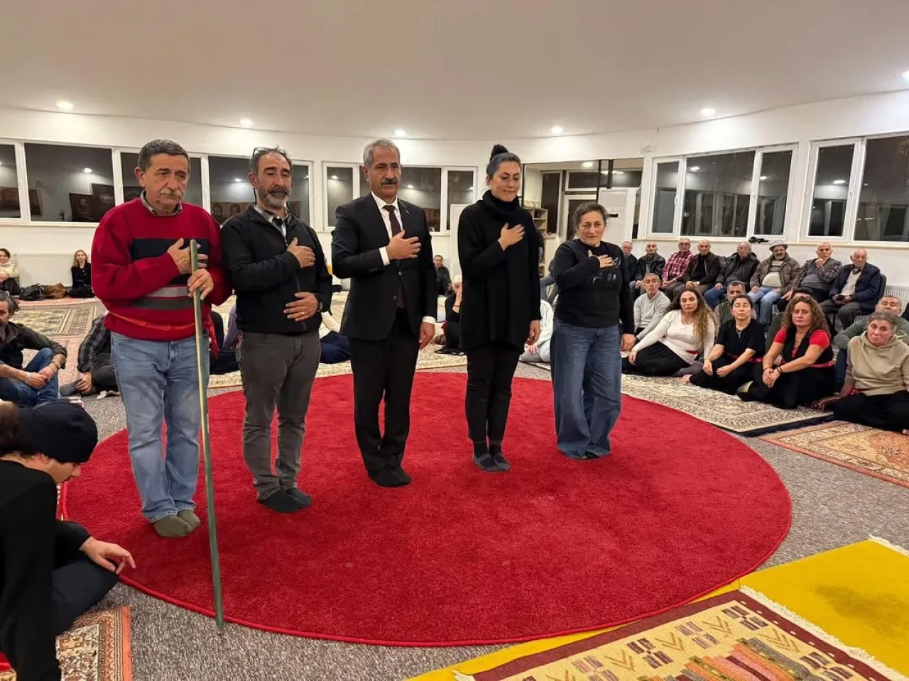 Adalar Belediye Başkanı, Büyükada Cemevi'nde Abdal Musa Cemi'ne Katıldı Adalar Belediye Başkanı, Büyükada Cemevi'nde Abdal Musa Cemi'ne Katıldı