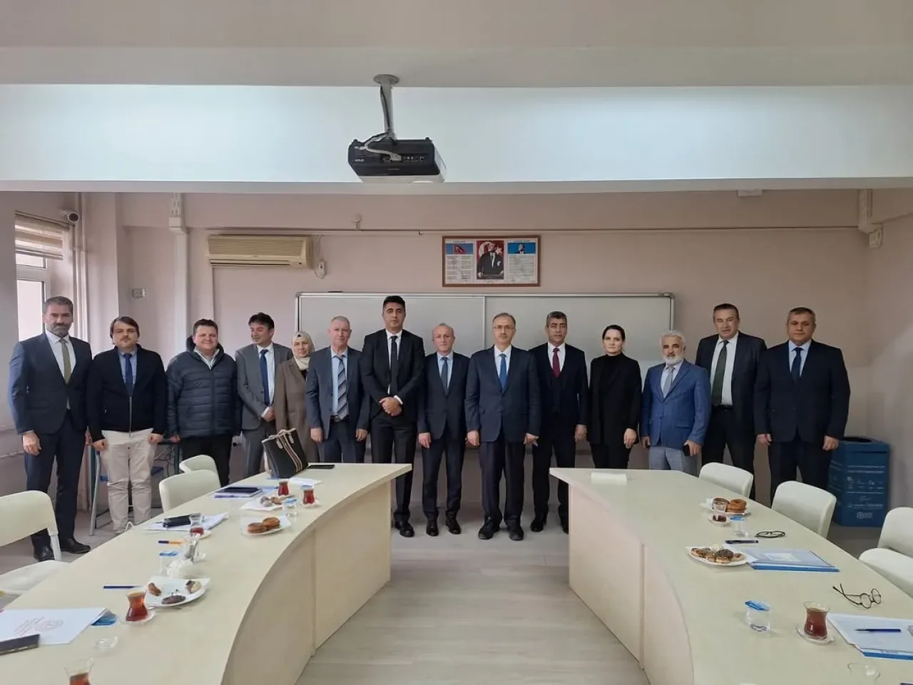 Ataşehir'de Mesleki Eğitim ve İstihdam İçin Önemli Toplantı Ataşehir'de Mesleki Eğitim ve İstihdam İçin Önemli Toplantı