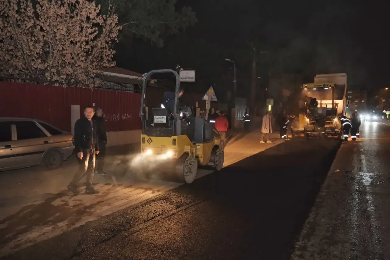 Adana'da Yol Güvenliği ve Konforu İçin Asfalt Seferberliği Adana'da Yol Güvenliği ve Konforu İçin Asfalt Seferberliği