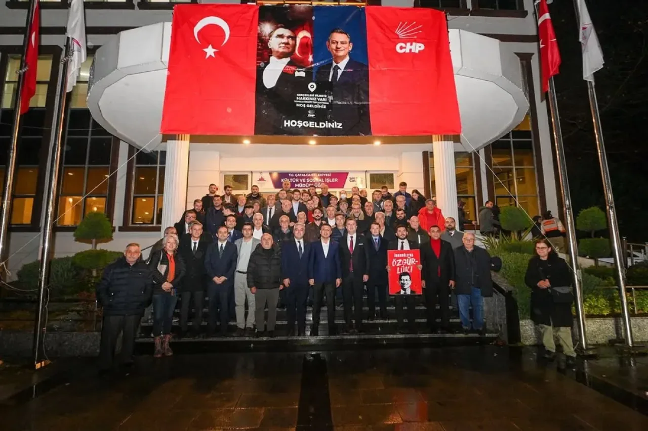 CHP Çatalca'da "Gerçekleri Bilmeye Hakkınız Var" Vurgusuyla Örgüt Toplantısı Düzenledi CHP Çatalca'da "Gerçekleri Bilmeye Hakkınız Var" Vurgusuyla Örgüt Toplantısı Düzenledi