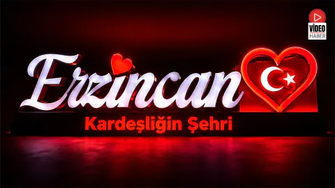 Erzincan'da Geceyi Aydınlatan Manzara: 'Kardeşliğin Şehri' Yazısı Erzincan'da Geceyi Aydınlatan Manzara: 'Kardeşliğin Şehri' Yazısı