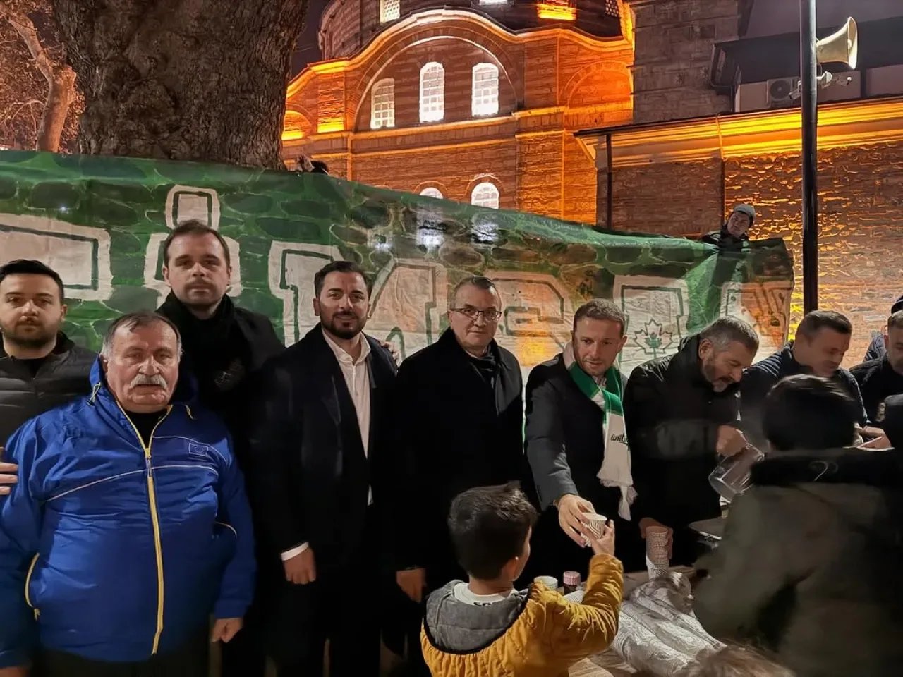 Ahmet Kılıç, Regaip Kandili'ni Bursalı Hemşehrileriyle Birlikte İdrak Etti Ahmet Kılıç, Regaip Kandili'ni Bursalı Hemşehrileriyle Birlikte İdrak Etti