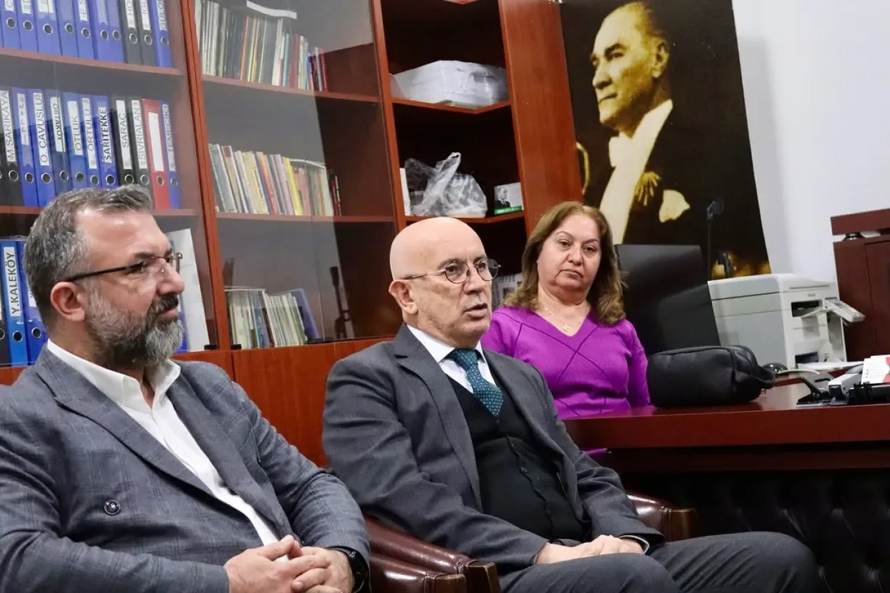 CHP Ankara'dan Yerel Derneklere Dayanışma Ziyareti CHP Ankara'dan Yerel Derneklere Dayanışma Ziyareti