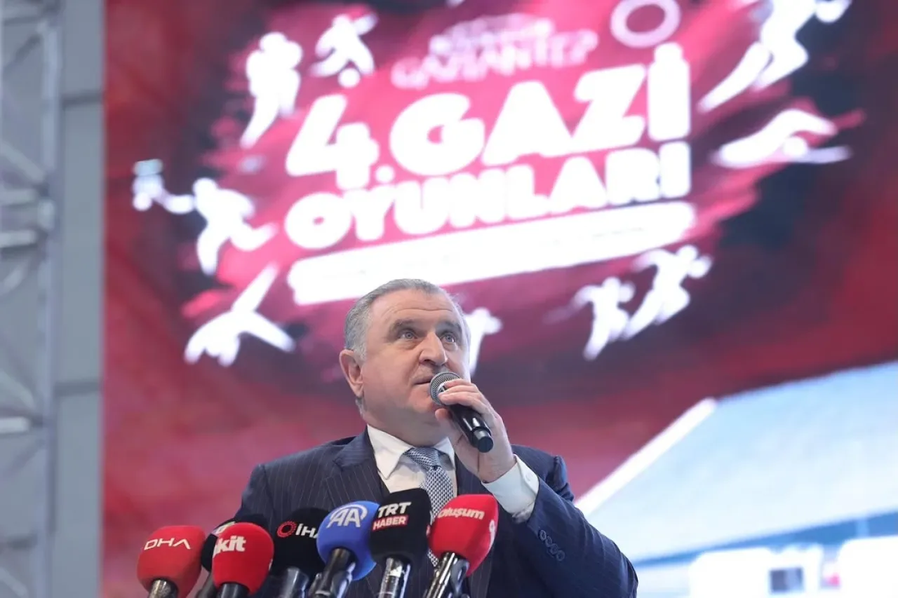Gaziantep'e 3.800 Kişilik Yeni Spor Salonu Kazandırıldı Gaziantep'e 3.800 Kişilik Yeni Spor Salonu Kazandırıldı