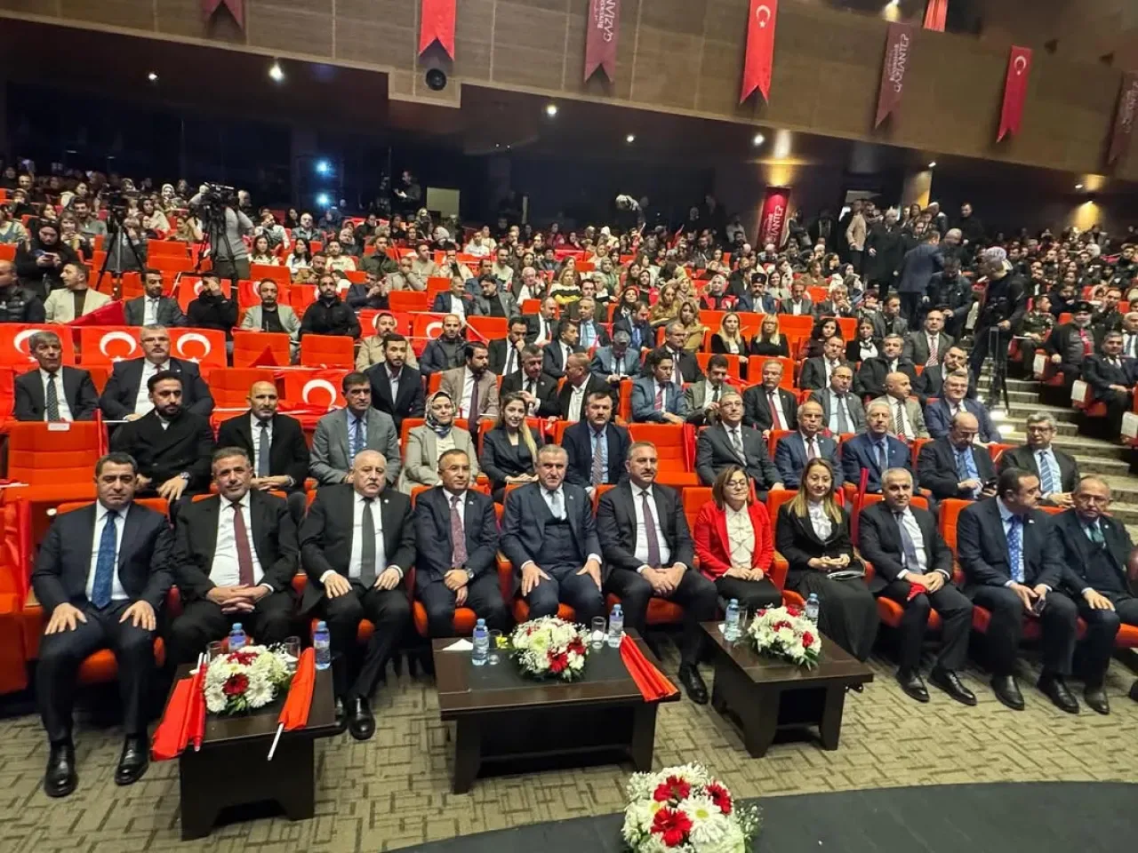 Gaziantep'e Değer Katanlar Ödül Töreni'nde Protokol Buluşması Gaziantep'e Değer Katanlar Ödül Töreni'nde Protokol Buluşması