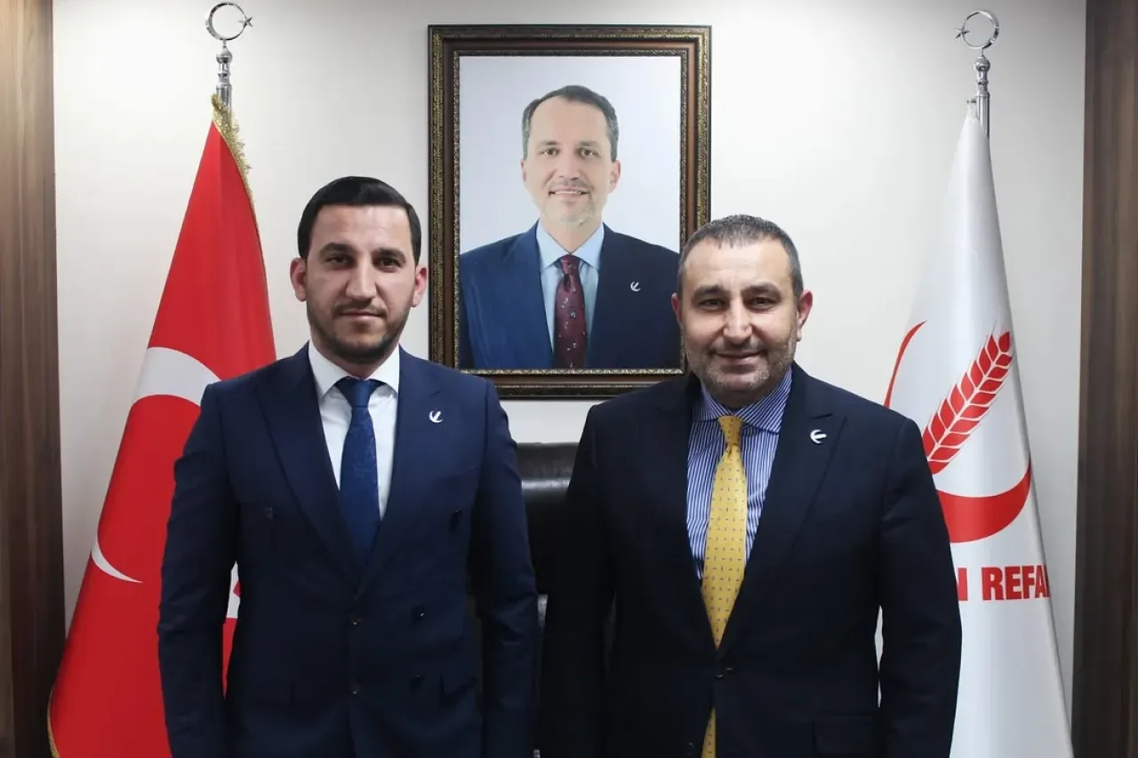Yeniden Refah Partisi'nde Teşkilat Ziyareti: Gaziosmanpaşa'dan İl Başkanlığı'na Hareketlilik Yeniden Refah Partisi'nde Teşkilat Ziyareti: Gaziosmanpaşa'dan İl Başkanlığı'na Hareketlilik
