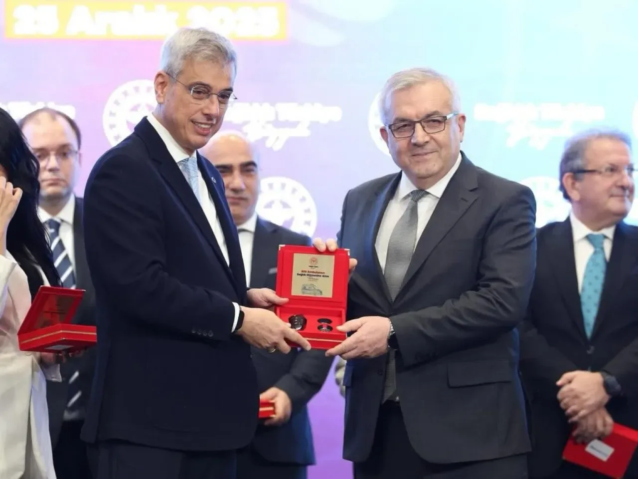 Kocaeli'nin Acil Sağlık Gücüne 10 Ambulanslık Dev Katkı Kocaeli'nin Acil Sağlık Gücüne 10 Ambulanslık Dev Katkı