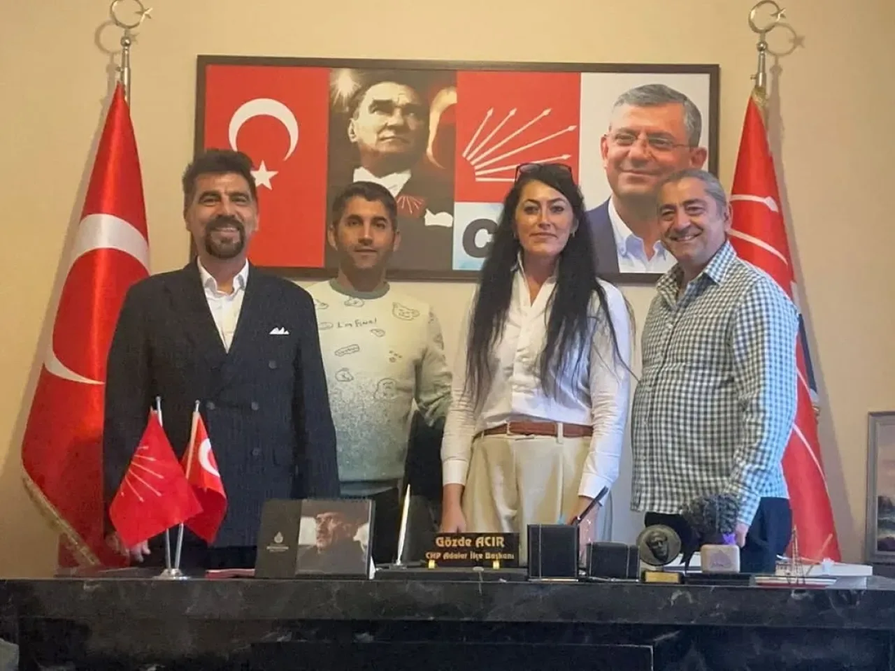 CHP'de Dayanışma Rüzgarları: Ataşehir'den Adalar'a Ziyaret CHP'de Dayanışma Rüzgarları: Ataşehir'den Adalar'a Ziyaret