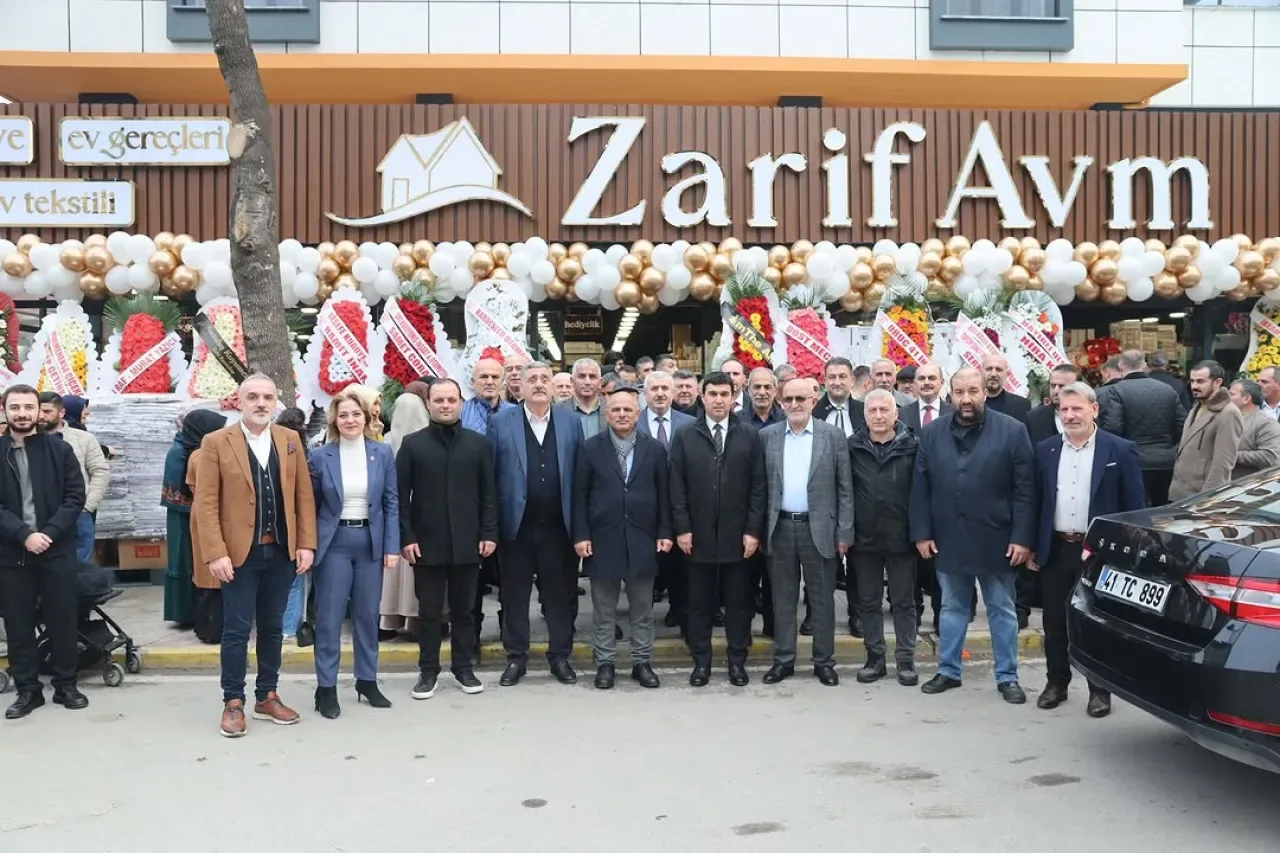 Körfez Ticaret Odası'ndan Zarif AVM'ye Açılışta Tam Destek Körfez Ticaret Odası'ndan Zarif AVM'ye Açılışta Tam Destek