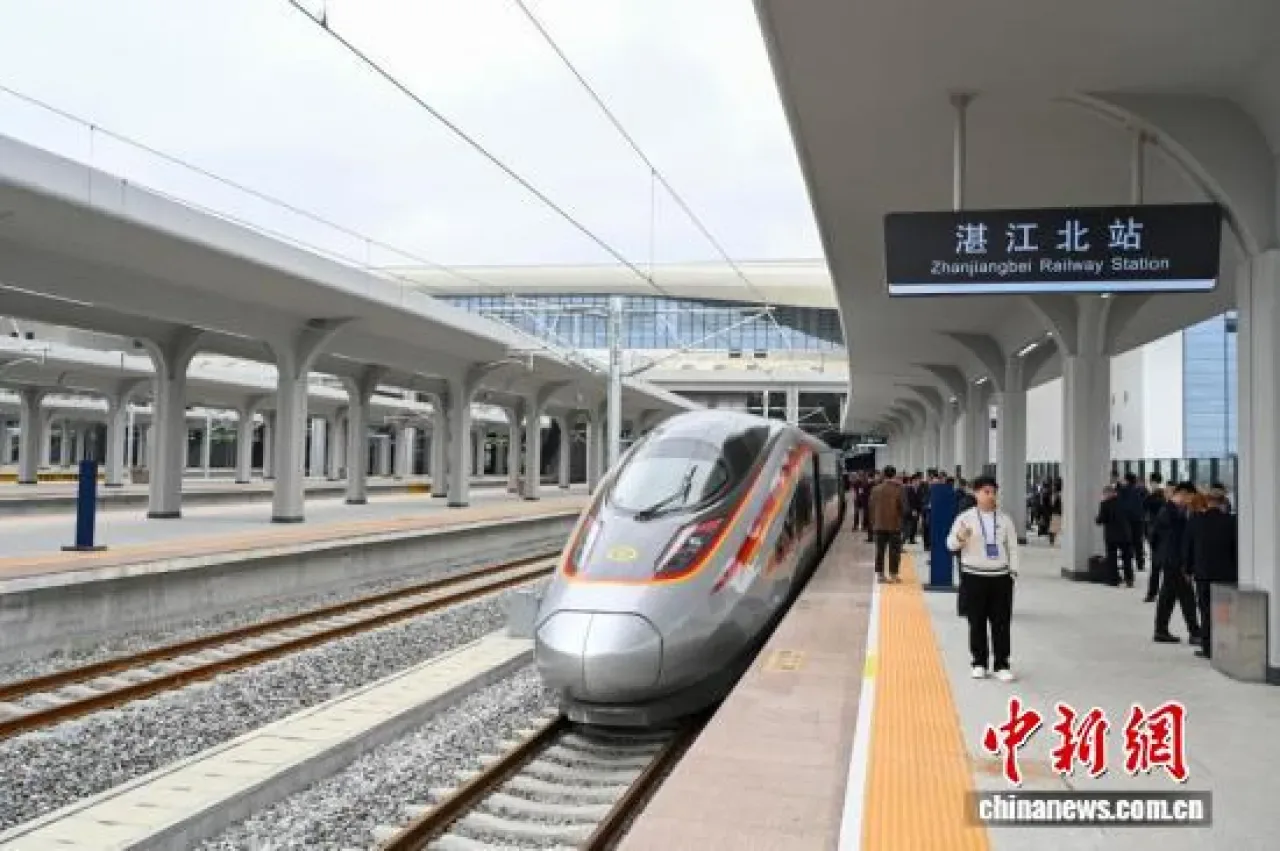 Çin, Yüksek Hızlı Tren Ağında Yeni Bir Dünya Rekoru Kırdı Çin, Yüksek Hızlı Tren Ağında Yeni Bir Dünya Rekoru Kırdı