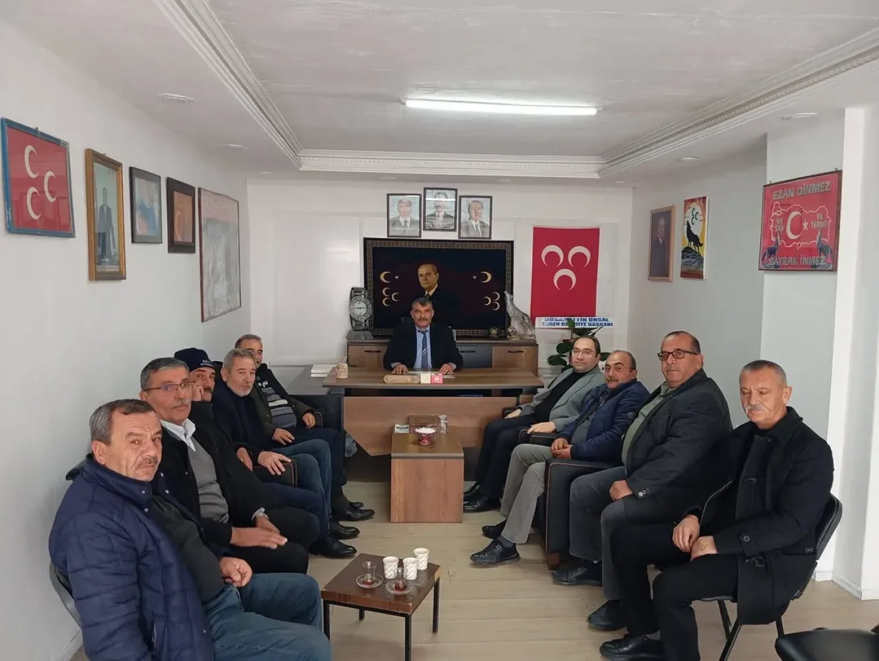 Evren'de Siyasi Ziyaret: Ak Parti, MHP İlçe Başkanlığı'nı Ziyaret Etti Evren'de Siyasi Ziyaret: Ak Parti, MHP İlçe Başkanlığı'nı Ziyaret Etti