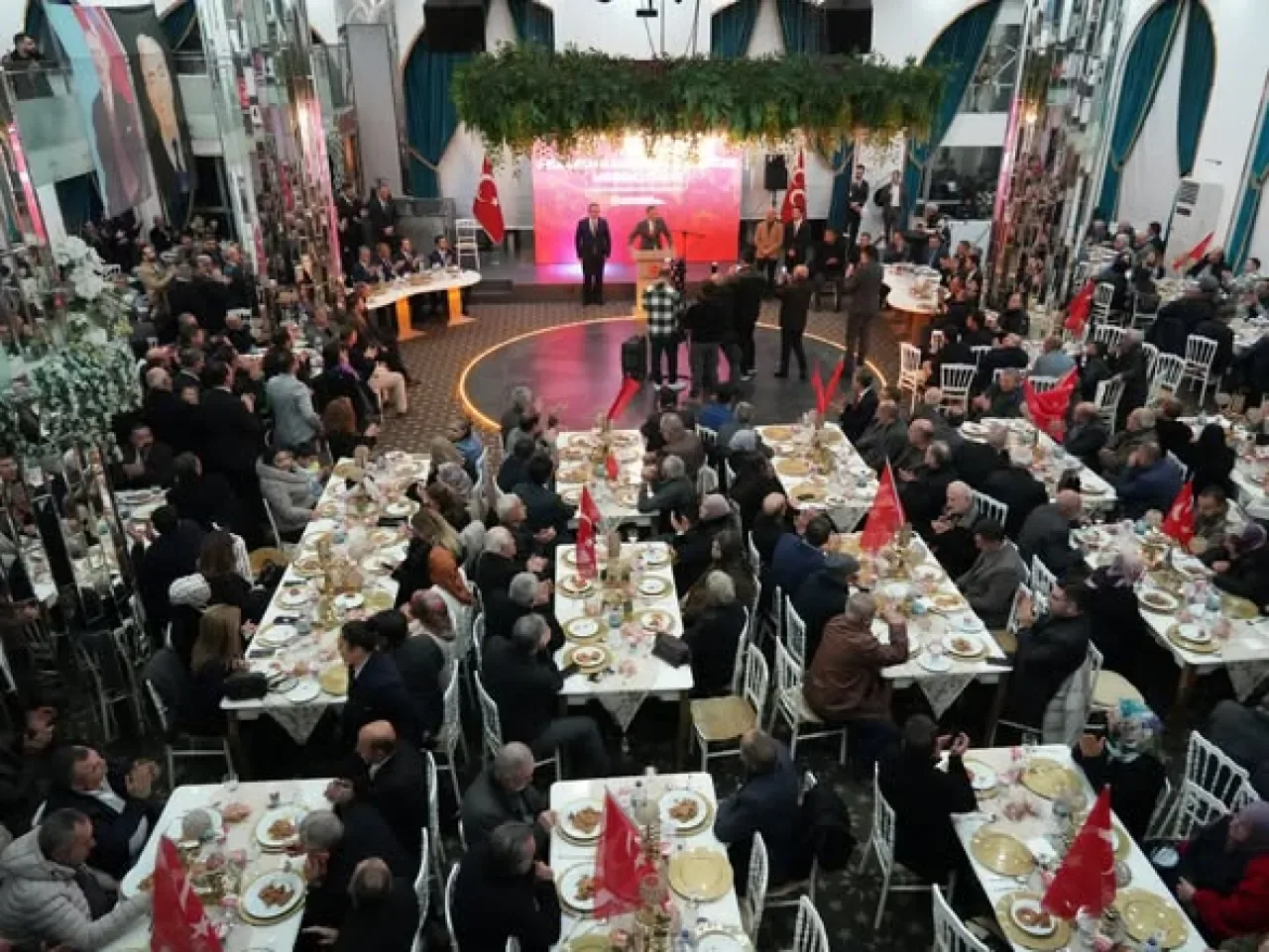 MHP Lideri Bahçeli'nin Selamı Erzurumlulara Ulaştı MHP Lideri Bahçeli'nin Selamı Erzurumlulara Ulaştı