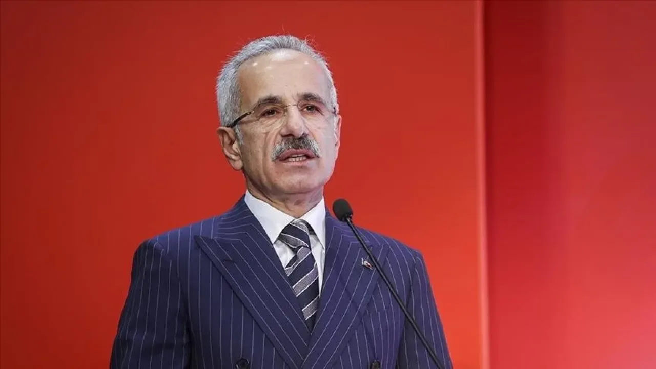 Türkiye'nin Hava Sahası Yönetimi İçin Teknoloji ve İnsan Kaynağı Yatırımı Türkiye'nin Hava Sahası Yönetimi İçin Teknoloji ve İnsan Kaynağı Yatırımı