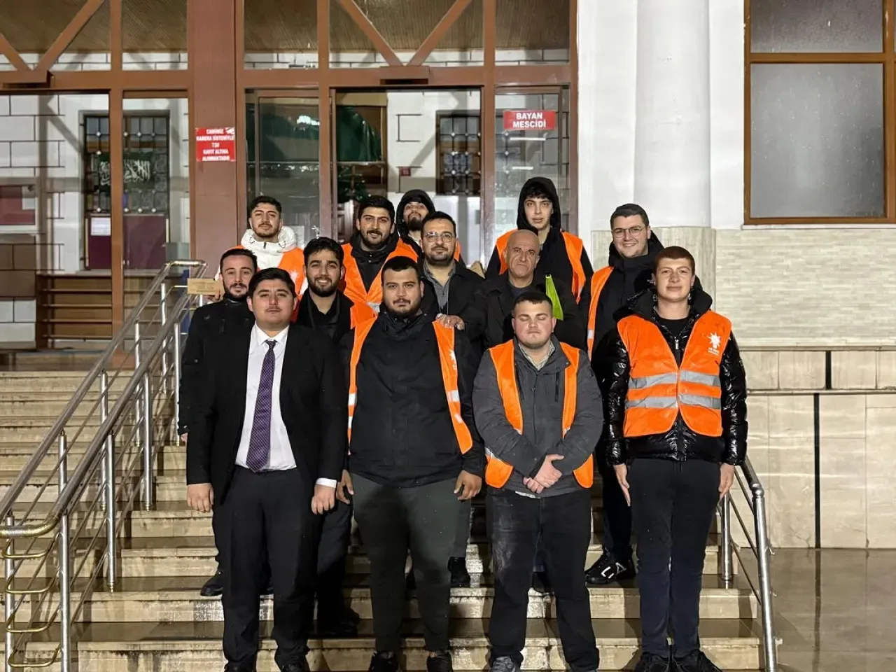 Ak Gençlik'ten Kandilde Anlamlı Hizmet Ak Gençlik'ten Kandilde Anlamlı Hizmet