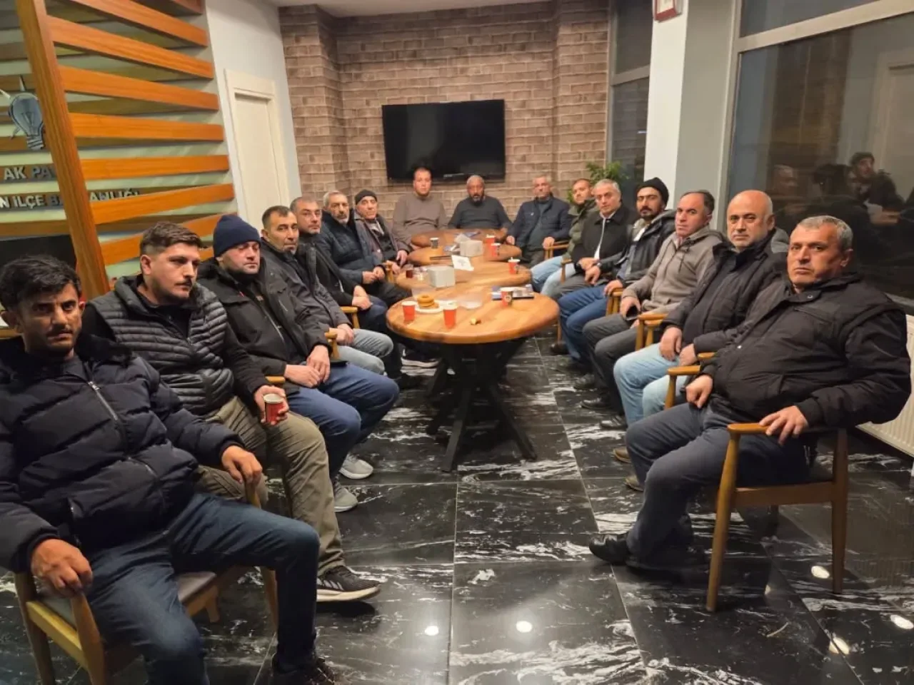 AK Parti Sincan'da Mahalle Komisyonları Hareketliliği AK Parti Sincan'da Mahalle Komisyonları Hareketliliği