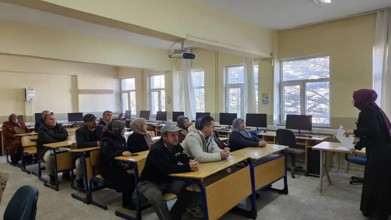 Konya'da Okullar "Arkadaşım" Projesi ile Güven ve Dostluk Kültürünü Yeşertiyor Konya'da Okullar "Arkadaşım" Projesi ile Güven ve Dostluk Kültürünü Yeşertiyor