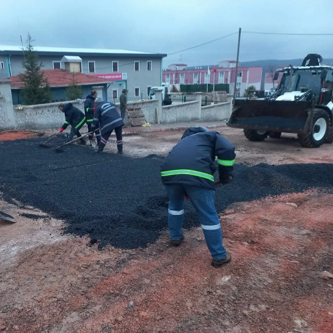Körfez'de Altyapı Seferberliği: Yollar Yenileniyor Körfez'de Altyapı Seferberliği: Yollar Yenileniyor