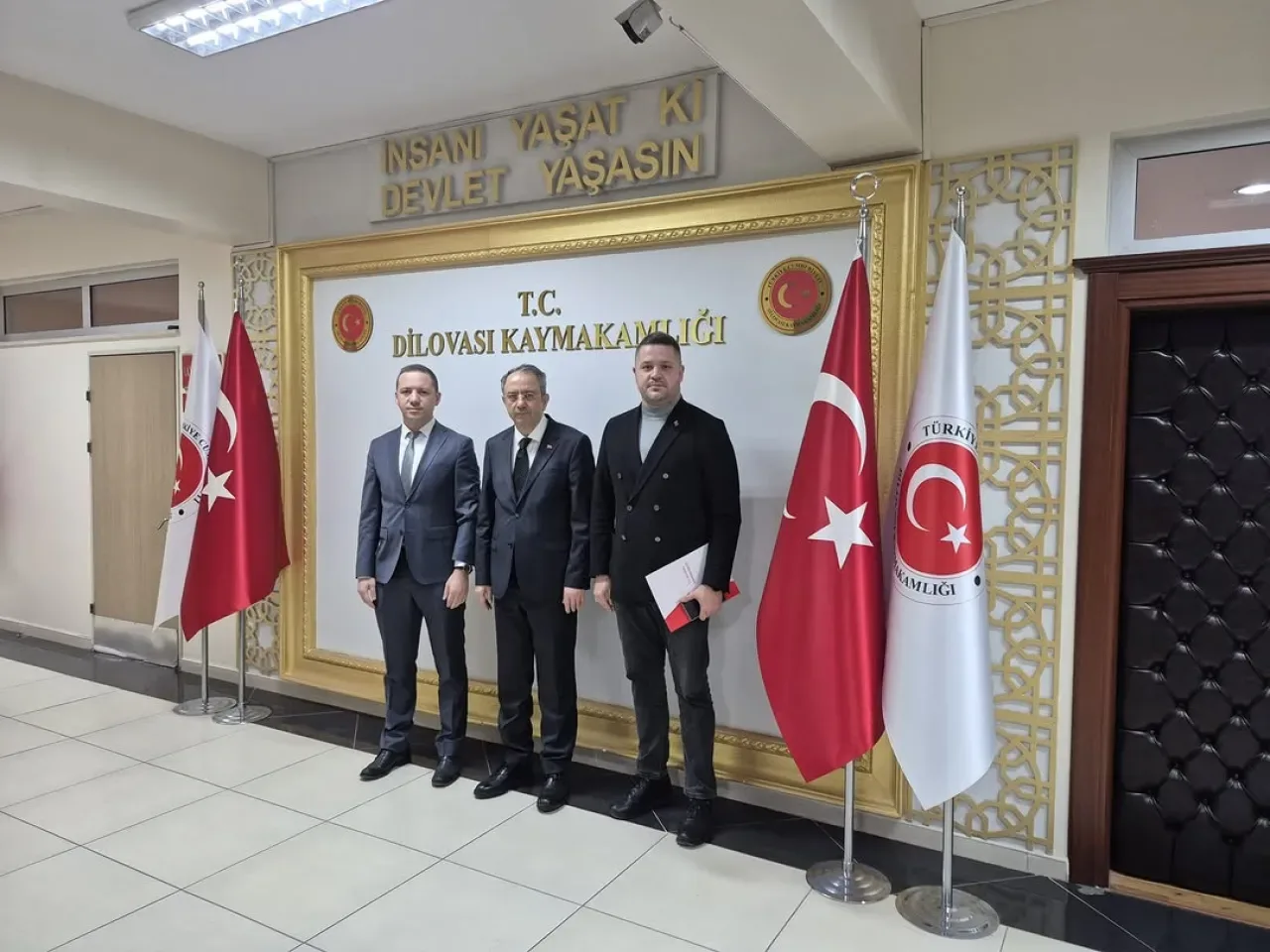 Dilovası'nda İSU'da Üst Düzey Atama ve Başarı Ödülü Dilovası'nda İSU'da Üst Düzey Atama ve Başarı Ödülü
