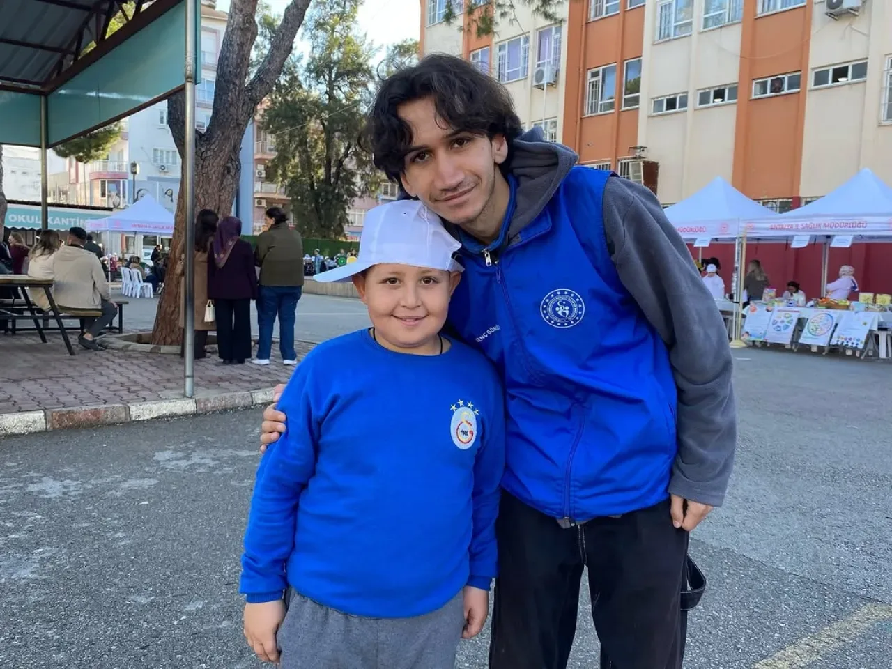 Serik Gençlik Merkezi, "Merkezim Her Yerde" ile Tekeli İlkokulu'nda Enerji ve Neşe Dağıttı Serik Gençlik Merkezi, "Merkezim Her Yerde" ile Tekeli İlkokulu'nda Enerji ve Neşe Dağıttı