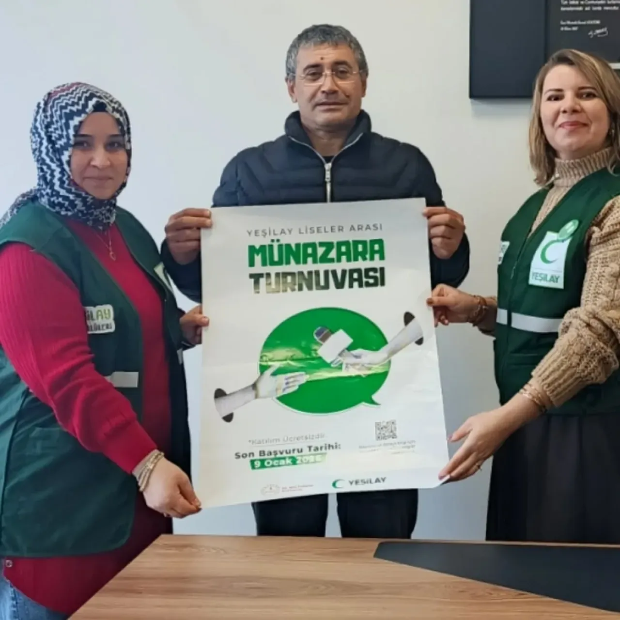 Güngören'de Liselere Yeşilay Seferberliği: Bağımlılıkla Mücadele İçin Münazara Turnuvası Güngören'de Liselere Yeşilay Seferberliği: Bağımlılıkla Mücadele İçin Münazara Turnuvası