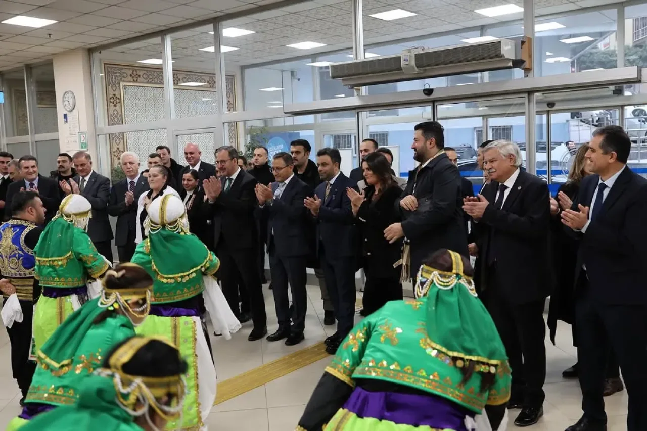 Bağcılar'da Engelli Hakları Masaya Yatırıldı: Bakan Kasapoğlu ve Vali Gül Engelliler Sarayı'nda Bağcılar'da Engelli Hakları Masaya Yatırıldı: Bakan Kasapoğlu ve Vali Gül Engelliler Sarayı'nda