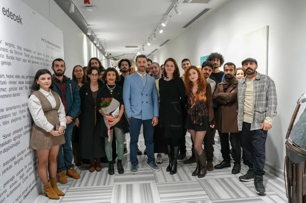 Yıldız Teknik Üniversitesi'nin "Devam Edecek" Sergisi Beyoğlu'nda Açıldı Yıldız Teknik Üniversitesi'nin "Devam Edecek" Sergisi Beyoğlu'nda Açıldı