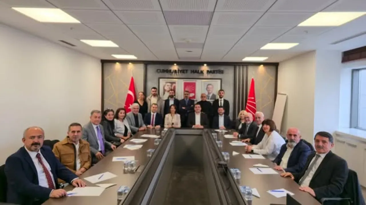 CHP'li Vekillerden Ankara Divriği Kültür Derneği'ne Anlamlı Ziyaret CHP'li Vekillerden Ankara Divriği Kültür Derneği'ne Anlamlı Ziyaret