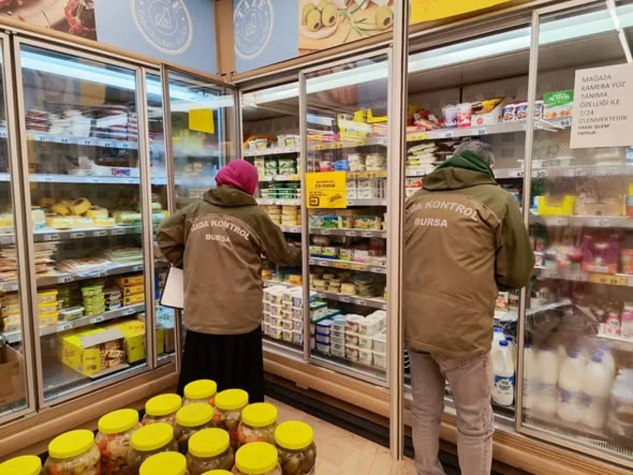 Mudanya'da Yılbaşı Sofraları İçin Sıkı Denetim Mudanya'da Yılbaşı Sofraları İçin Sıkı Denetim