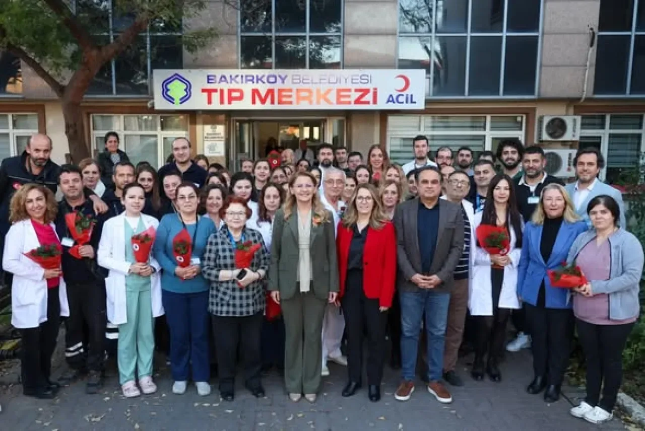 CHP'li Aday Dr. Ayşegül Ovalıoğlu, Bakırköy Belediyesi Sağlık Çalışanlarını Ziyaret Etti CHP'li Aday Dr. Ayşegül Ovalıoğlu, Bakırköy Belediyesi Sağlık Çalışanlarını Ziyaret Etti