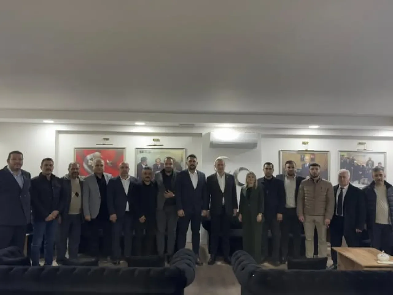 MHP'li Başkan, Korkuteli'nde Muhtarlarla Sorunları Yerinde Dinledi MHP'li Başkan, Korkuteli'nde Muhtarlarla Sorunları Yerinde Dinledi