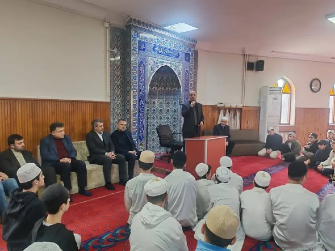 Bayrampaşa'da Kur'an Kursu Öğrencilerine Üst Düzey Ziyaret Bayrampaşa'da Kur'an Kursu Öğrencilerine Üst Düzey Ziyaret
