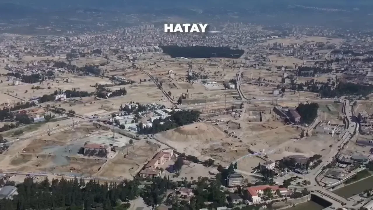 Adana'da Asrın Felaketinin Yaraları, Devlet-Millet Dayanışması ile Sarılıyor Adana'da Asrın Felaketinin Yaraları, Devlet-Millet Dayanışması ile Sarılıyor