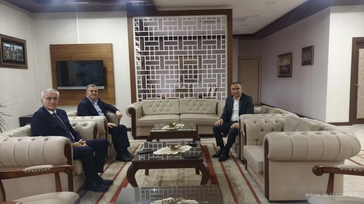 Çubuk Belediye Başkanı'ndan Pursaklar Kaymakamı'na İş Birliği Ziyareti Çubuk Belediye Başkanı'ndan Pursaklar Kaymakamı'na İş Birliği Ziyareti