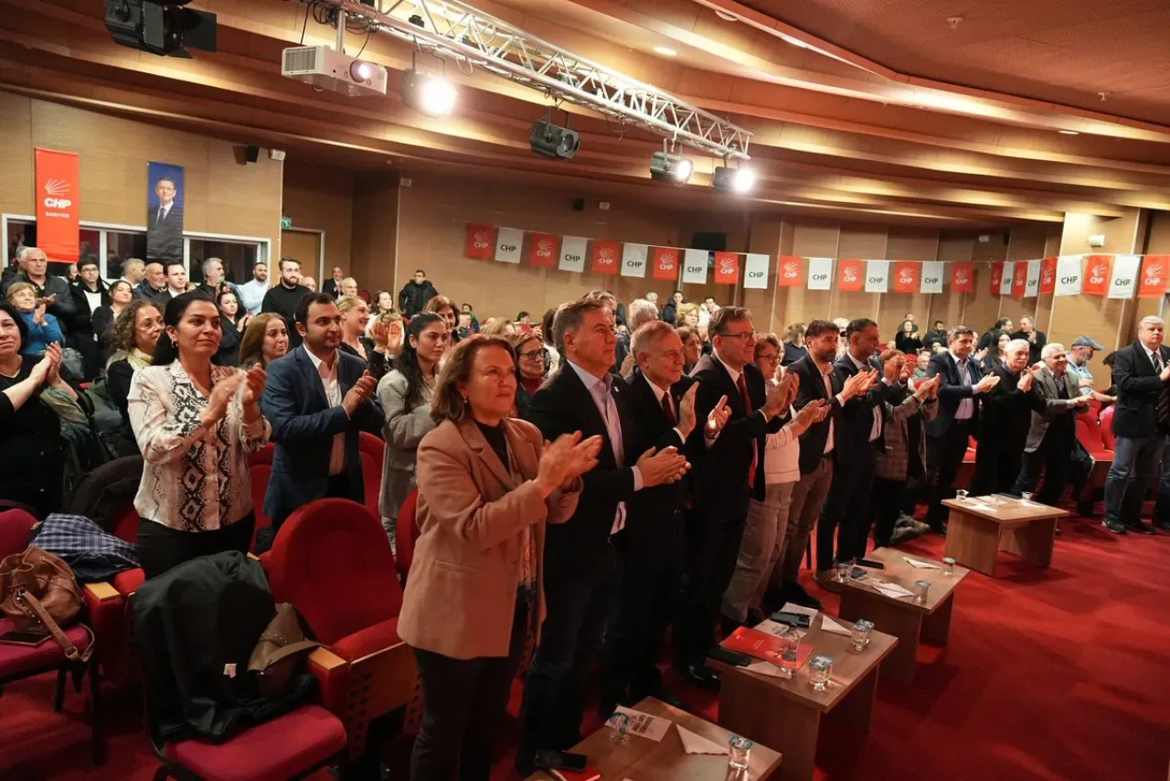 CHP Sarıyer'de Yeni Parti Programını Tanıttı CHP Sarıyer'de Yeni Parti Programını Tanıttı