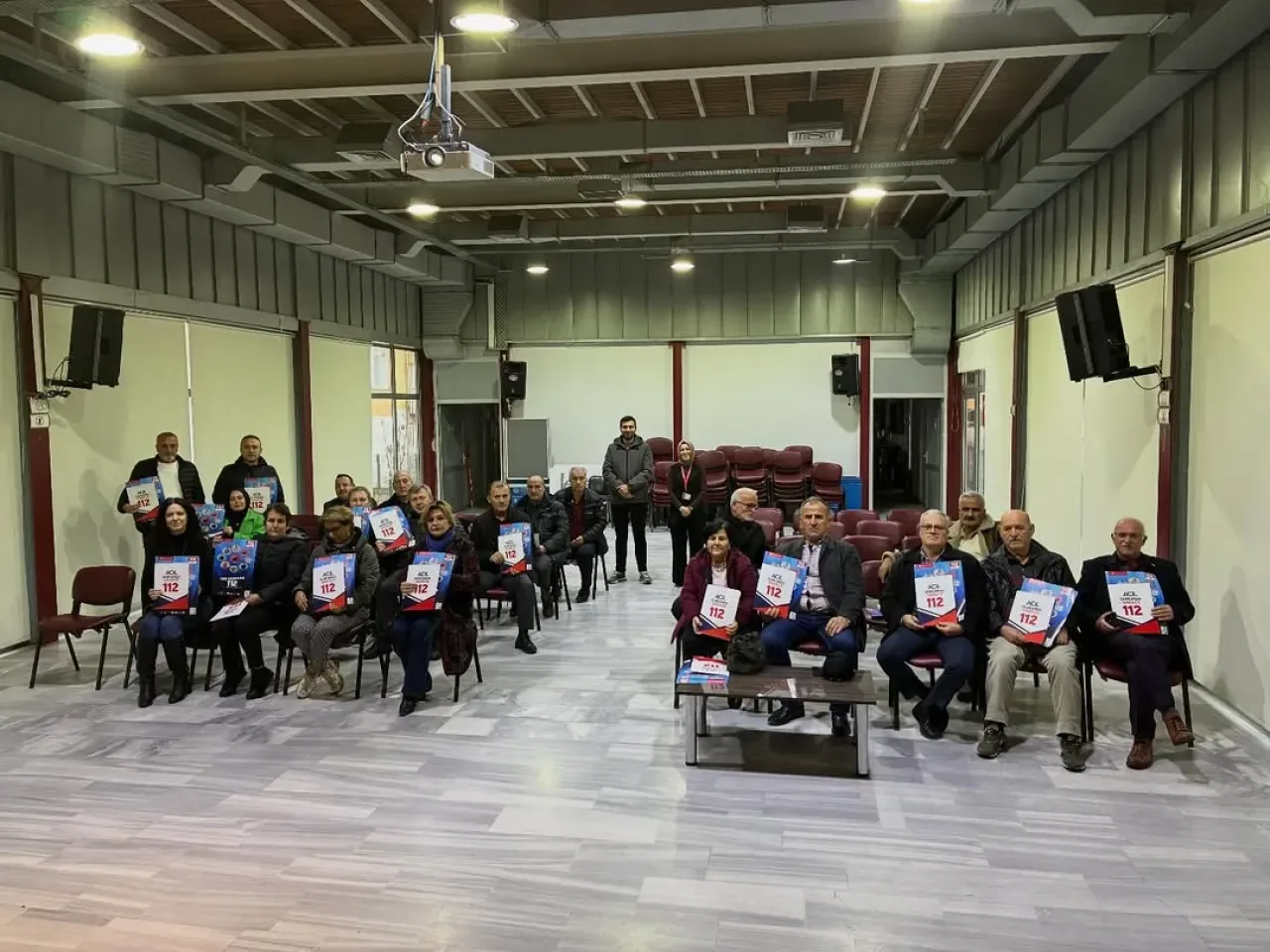 Kocaeli'de 112 Acil Çağrı Merkezi Muhtarlarla Buluştu Kocaeli'de 112 Acil Çağrı Merkezi Muhtarlarla Buluştu