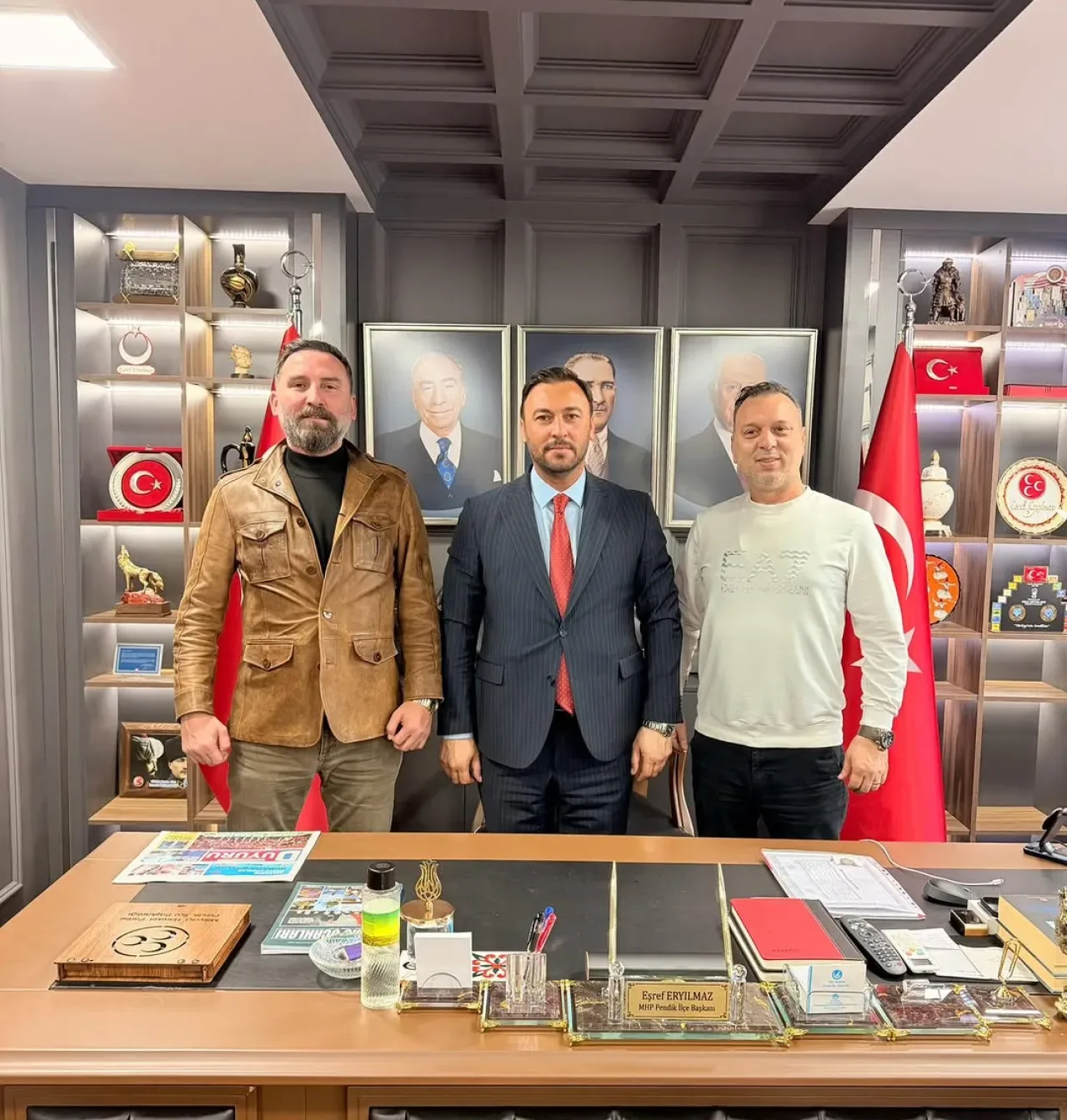 MHP Pendik İlçe Başkanı Eşref Eryılmaz'a Hayırlı Olsun Ziyareti MHP Pendik İlçe Başkanı Eşref Eryılmaz'a Hayırlı Olsun Ziyareti