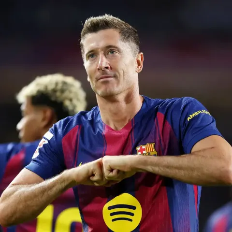 Robert Lewandowski'nin Barcelona Geleceği Belirsizliğini Koruyor