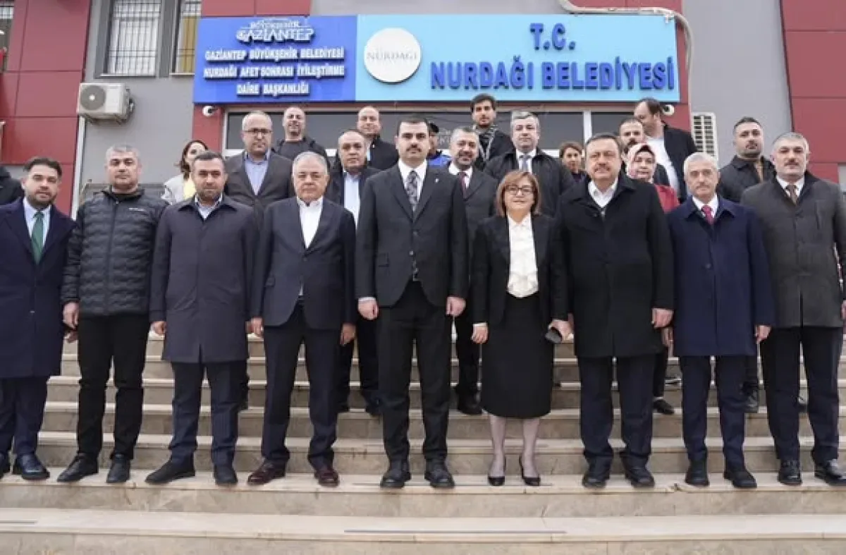 Gaziantep'te Deprem Sonrası Dayanışma: "Yaralarımızı Hep Beraber Sardık" Gaziantep'te Deprem Sonrası Dayanışma: "Yaralarımızı Hep Beraber Sardık"