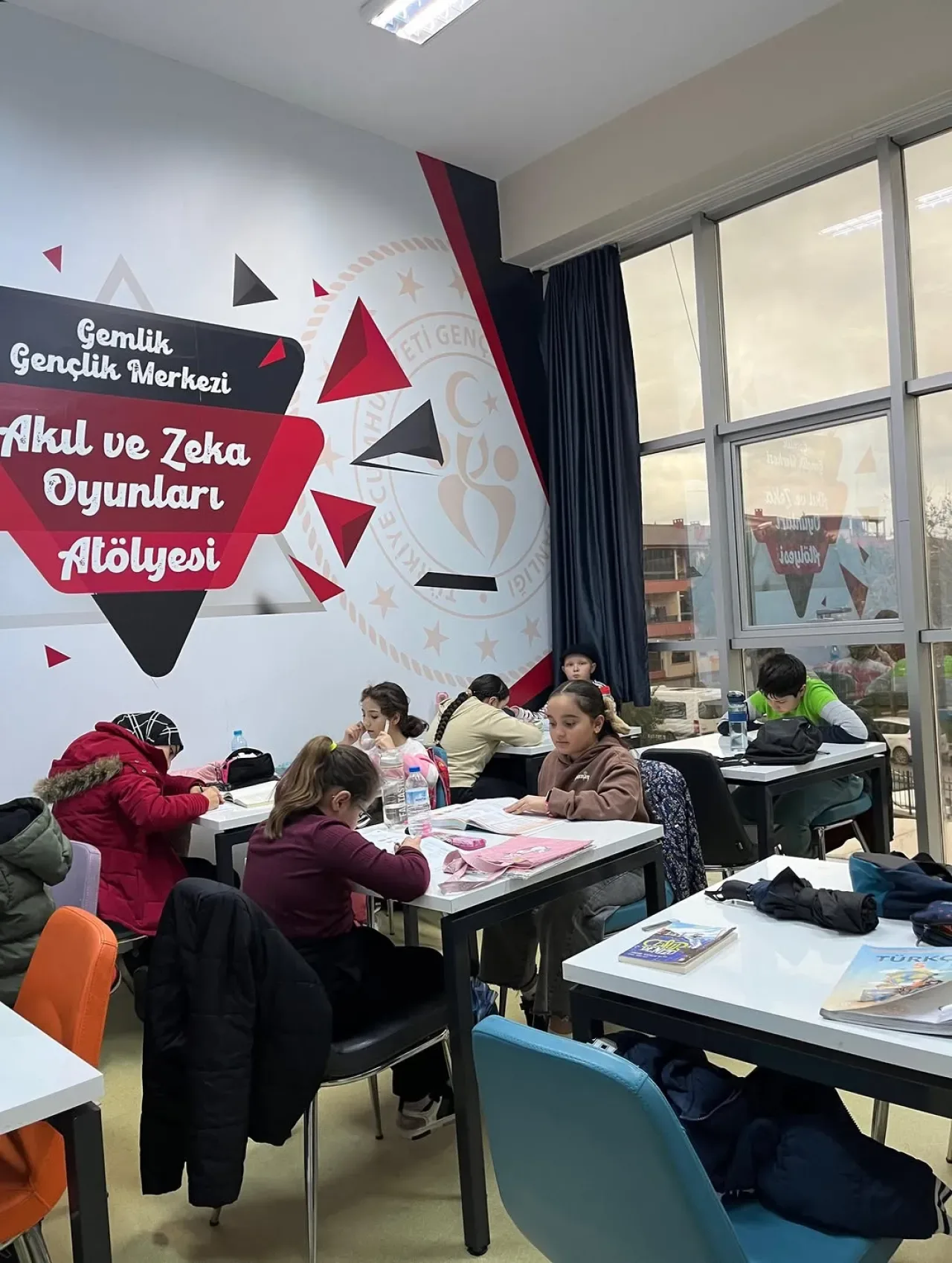 Bursa Gemlik'te Gençlik Merkezi, Hafta Sonunu Eğitim ve Sosyalleşme Fırsatına Dönüştürüyor Bursa Gemlik'te Gençlik Merkezi, Hafta Sonunu Eğitim ve Sosyalleşme Fırsatına Dönüştürüyor