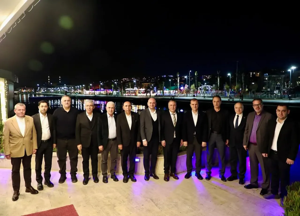 Ali Gökmen, İBB Meclis Üyesi Olarak Bölge Temsilcileriyle İstişarede Bulundu Ali Gökmen, İBB Meclis Üyesi Olarak Bölge Temsilcileriyle İstişarede Bulundu