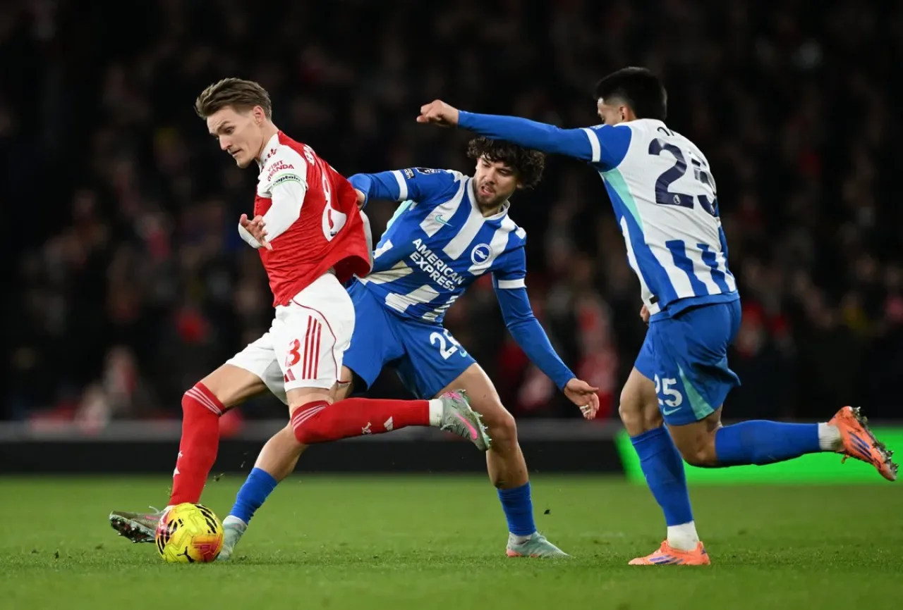 Ferdi Kadıoğlu, Brighton'ın Arsenal Mağlubiyetinde 90 Dakika Mücadele Etti Ferdi Kadıoğlu, Brighton'ın Arsenal Mağlubiyetinde 90 Dakika Mücadele Etti