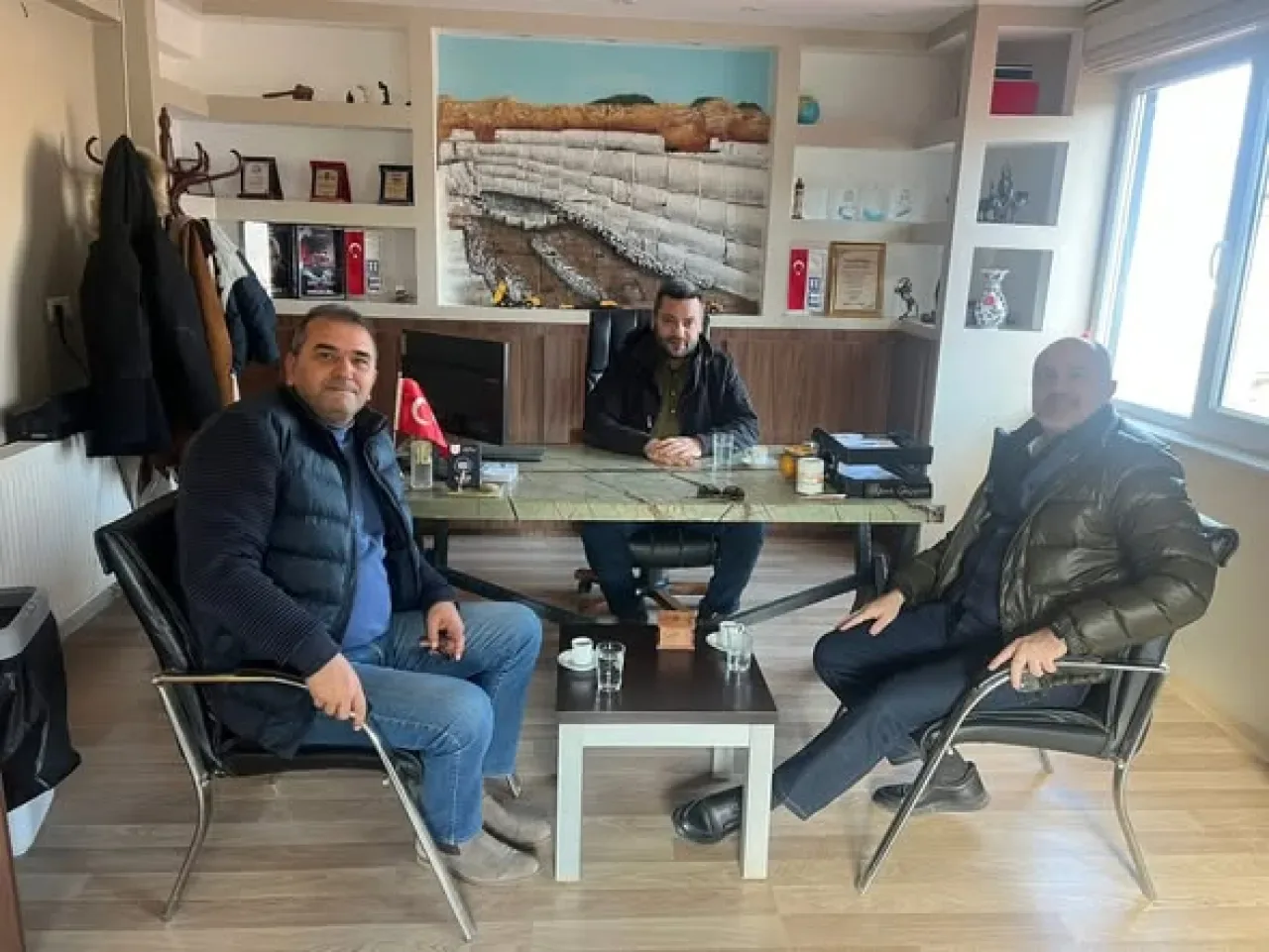 Marmara Adalar Belediye Başkanı Aydın Dinçer, Saraylar Mahallesi'nde Esnaf Ziyaretlerini Sürdürüyor Marmara Adalar Belediye Başkanı Aydın Dinçer, Saraylar Mahallesi'nde Esnaf Ziyaretlerini Sürdürüyor