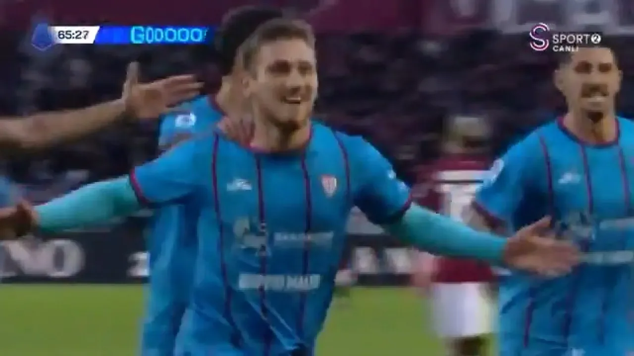Semih Kılıçsoy, Torino'da Taraftardan Tam Not Aldı! Semih Kılıçsoy, Torino'da Taraftardan Tam Not Aldı!