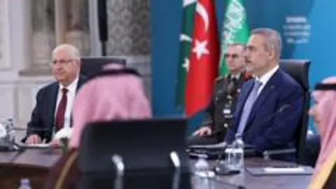Riyad'da İkinci Mekke İttifakı Zirvesi: Huti Tehdidi ve Kırmızı Deniz Güvenliği Gündemde