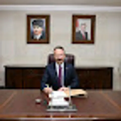 Ardahan'ın Yeni Valisi Ömer Hilmi Yamlı Görevine Başladı