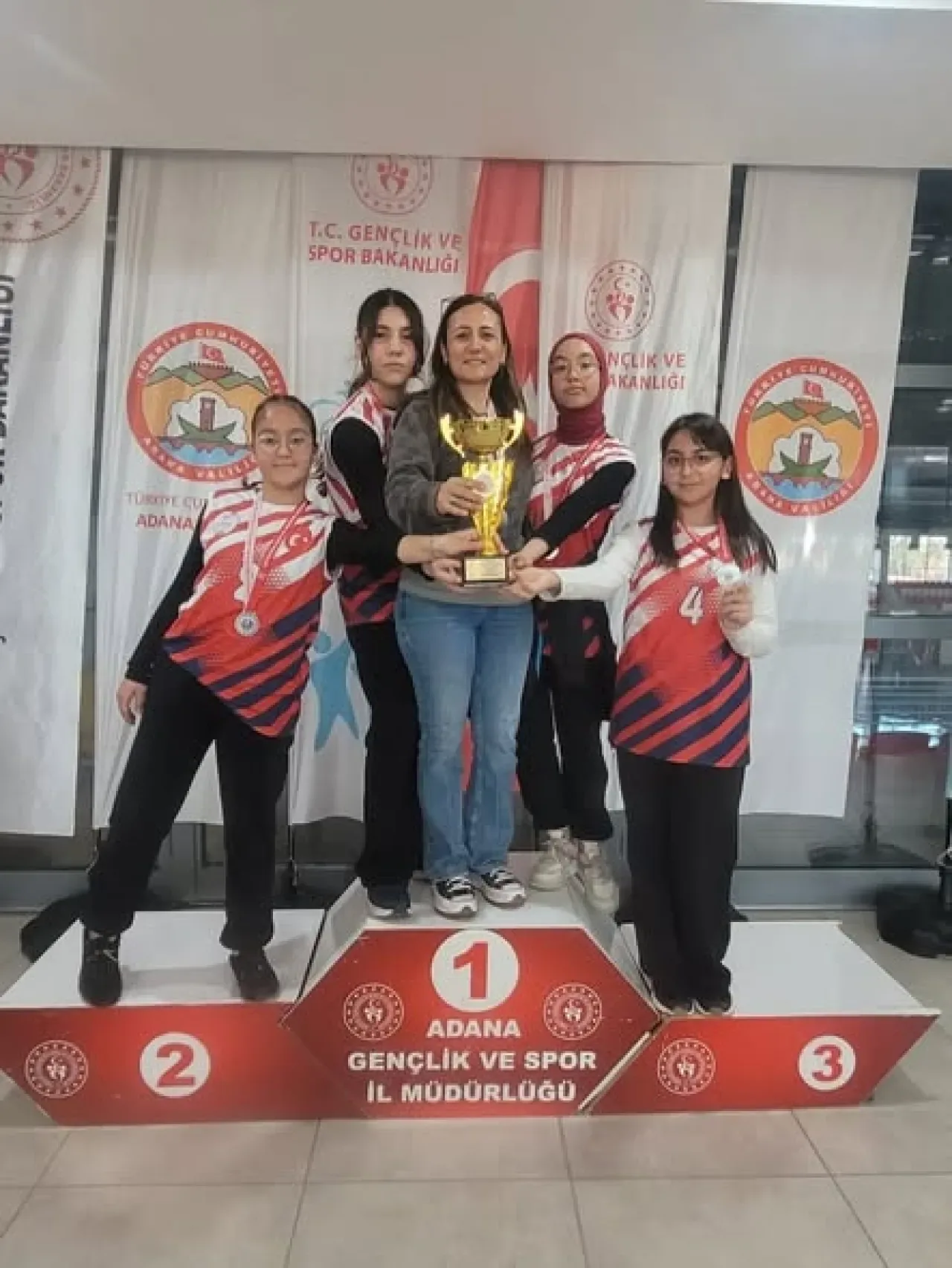 Çukurova'da Yıldız Kızlar Dart Şampiyonluğunda Büyük Başarı Çukurova'da Yıldız Kızlar Dart Şampiyonluğunda Büyük Başarı