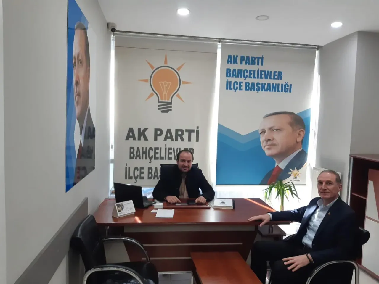 AK Parti Bahçelievler İlçe Başkanlığı'nda Yeni Nöbetçi İsimler AK Parti Bahçelievler İlçe Başkanlığı'nda Yeni Nöbetçi İsimler