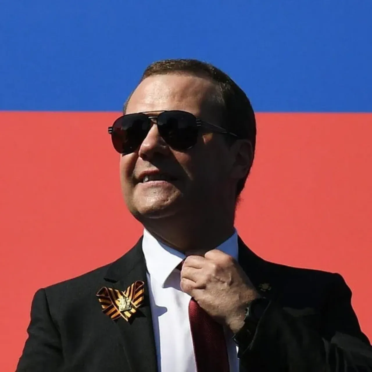 Rusya'dan Nükleer Tehdit: Medvedev, Batı'nın Ukrayna'ya Silah Vermesi Halinde Karşılık Vereceklerini Açıkladı Rusya'dan Nükleer Tehdit: Medvedev, Batı'nın Ukrayna'ya Silah Vermesi Halinde Karşılık Vereceklerini Açıkladı