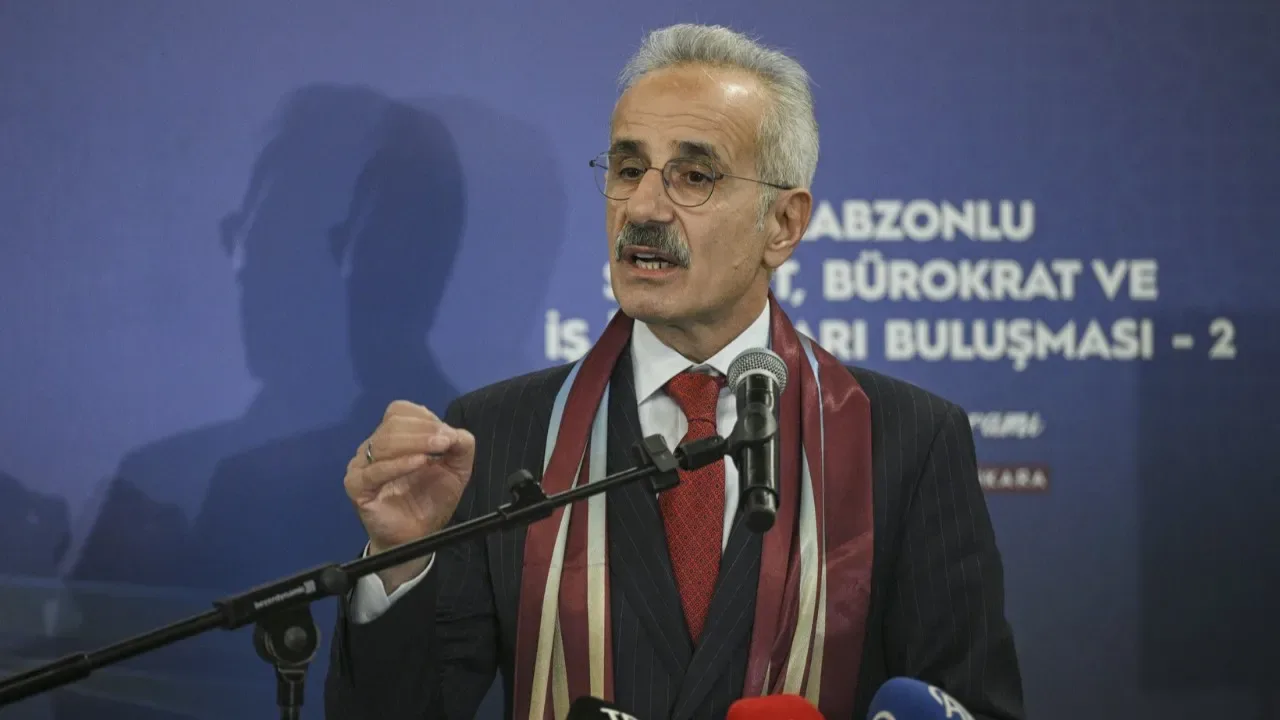 Trabzon'a Yeni Havalimanı Müjdesi: İhale Tamamlandı, Temel Atma Zamanı Trabzon'a Yeni Havalimanı Müjdesi: İhale Tamamlandı, Temel Atma Zamanı